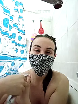 Snapshot of MikaKors chatting on December 19, 7:18 pm MikaKors online show from December 19, 7:18 pm