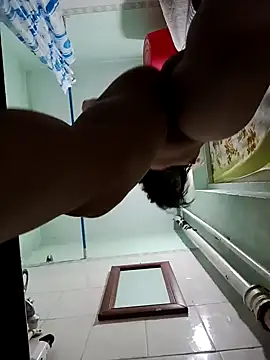 Snapshot of MikaKors chatting on December 20, 3:25 am MikaKors online show from December 20, 3:25 am