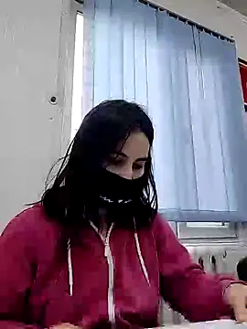 Snapshot of MikaKors chatting on December 31, 5:00 am MikaKors online show from December 31, 5:00 am