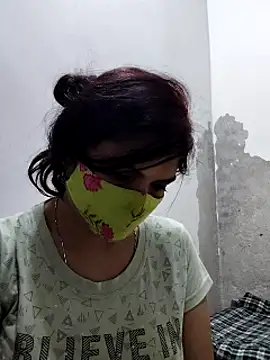 Snapshot of illay_love chatting on February 18, 3:42 am illay love online show from February 18, 3:42 am