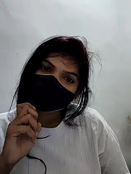 Snapshot of illay_love chatting on February 18, 7:21 am illay love online show from February 18, 7:21 am