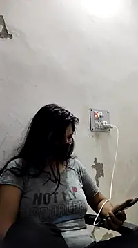 Snapshot of illay_love chatting on February 24, 3:23 am illay love online show from February 24, 3:23 am