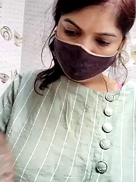 Snapshot of illay_love chatting on March 3, 9:44 am illay love online show from March 3, 9:44 am