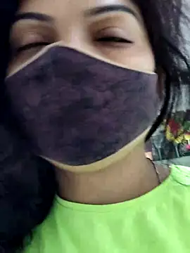 Snapshot of illay_love chatting on March 4, 3:33 am illay love online show from March 4, 3:33 am