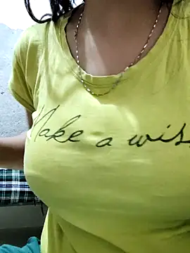 Snapshot of illay_love chatting on March 4, 11:08 am illay love online show from March 4, 11:08 am
