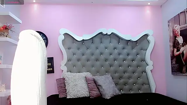 Snapshot of Sophia-Isabella chatting on January 20, 11:10 pm Sophia-Isabella online show from January 20, 11:10 pm