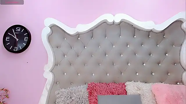 Snapshot of Sophia-Isabella chatting on February 23, 7:49 pm Sophia-Isabella online show from February 23, 7:49 pm