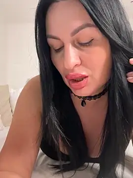 Snapshot of Helena7077 chatting on November 5, 10:32 pm Helena7077 online show from November 5, 10:32 pm