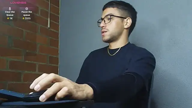 Leandro valenzuela online show from April 16, 2:12 am