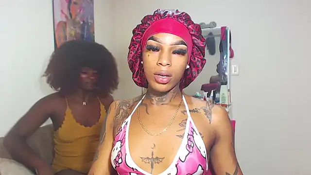 Snapshot of badgirls_cx chatting on June 13, 9:46 pm badgirls cx online show from June 13, 9:46 pm
