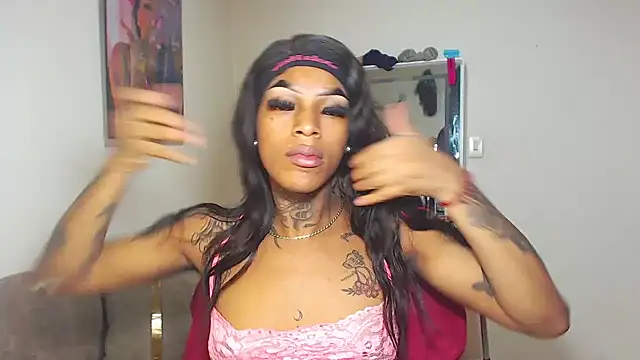 Snapshot of badgirls_cx chatting on June 21, 10:12 pm badgirls cx online show from June 21, 10:12 pm