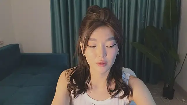 AudreyMell online show from March 22, 1:41 pm