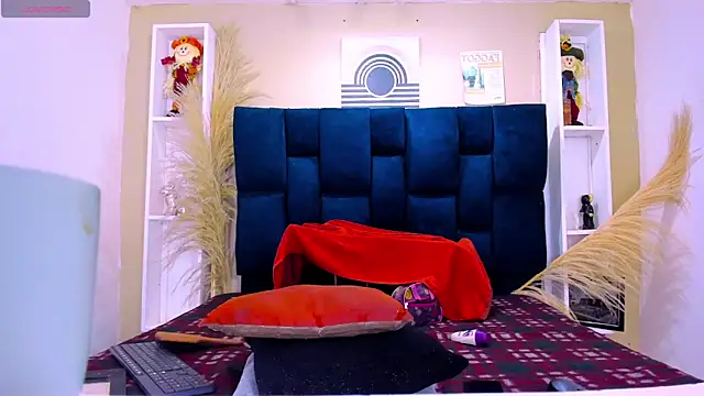 AlissonSpears online show from April 18, 2:43 pm