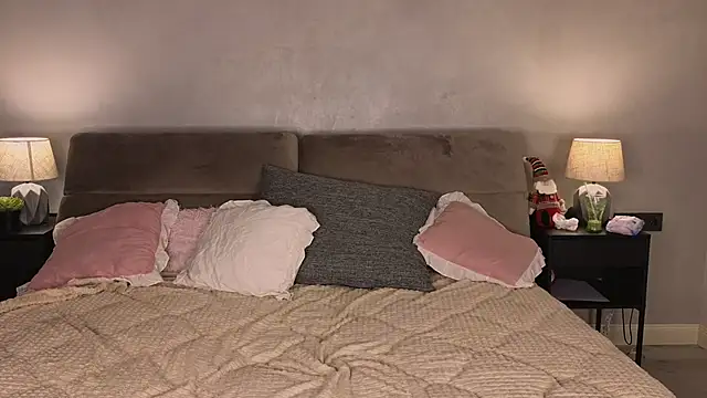 Snapshot of elfinvibes chatting on January 14, 9:13 am elfinvibes online show from January 14, 9:13 am