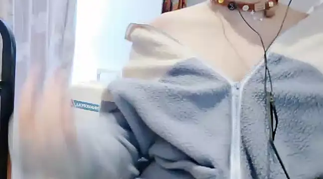 Snapshot of arena1357 chatting on December 10, 4:02 am arena1357 online show from December 10, 4:02 am