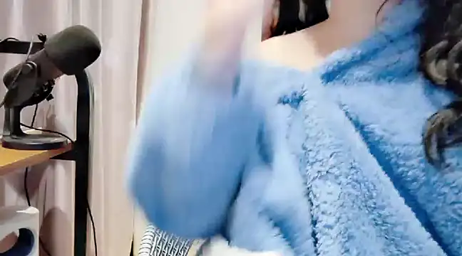 Snapshot of arena1357 chatting on February 11, 4:35 pm arena1357 online show from February 11, 4:35 pm