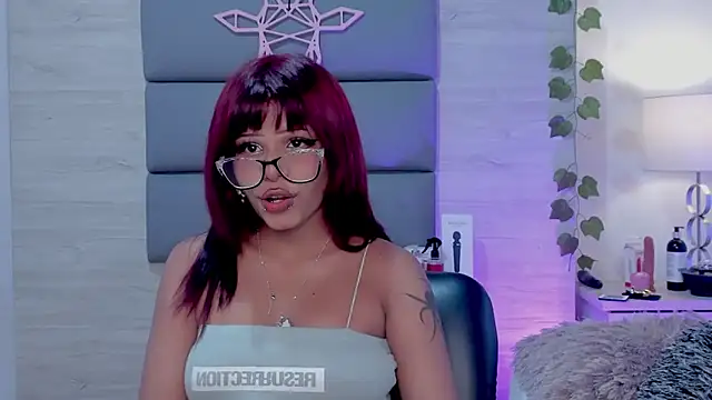 Snapshot of BonnieAnderson_ chatting on January 18, 7:58 pm BonnieAnderson online show from January 18, 7:58 pm