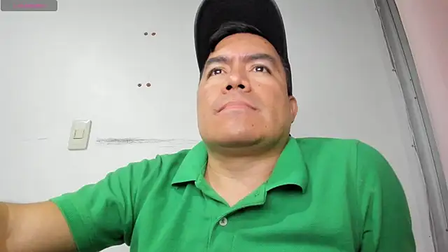 Snapshot of Jhonatan_Morales_S chatting on April 19, 2:11 am Jhonatan Morales S online show from April 19, 2:11 am