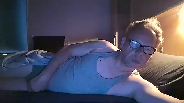 Snapshot of kinkyslet8 chatting on September 10, 6:24 am kinkyslet8 online show from September 10, 6:24 am