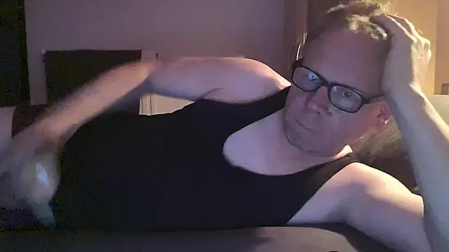 Snapshot of kinkyslet8 chatting on September 25, 6:33 pm kinkyslet8 online show from September 25, 6:33 pm