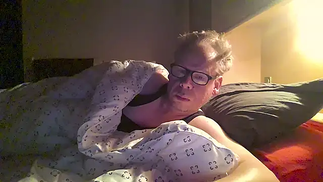 Snapshot of kinkyslet8 chatting on September 29, 4:50 am kinkyslet8 online show from September 29, 4:50 am