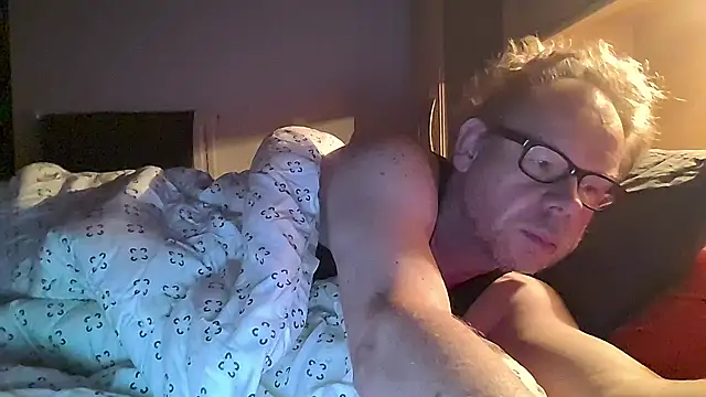 Snapshot of kinkyslet8 chatting on October 9, 5:27 am kinkyslet8 online show from October 9, 5:27 am