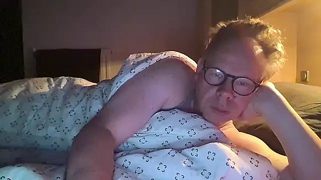 Snapshot of kinkyslet8 chatting on December 1, 6:29 am kinkyslet8 online show from December 1, 6:29 am