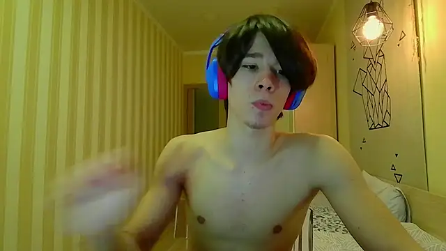 Snapshot of gayGamogey chatting on March 4, 7:22 pm gayGamogey online show from March 4, 7:22 pm