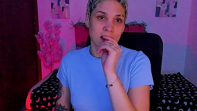 Snapshot of Charlee_pink chatting on October 24, 12:41 am Charlee pink online show from October 24, 12:41 am