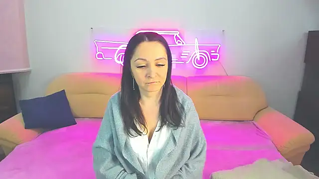 Snapshot of AngellLika chatting on December 5, 6:32 am AngellLika online show from December 5, 6:32 am