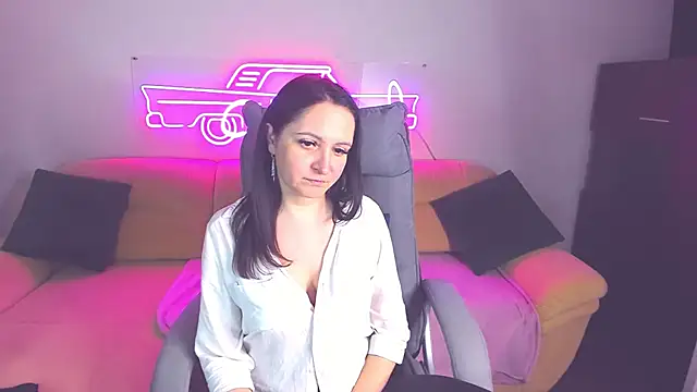 Snapshot of AngellLika chatting on December 7, 4:03 pm AngellLika online show from December 7, 4:03 pm
