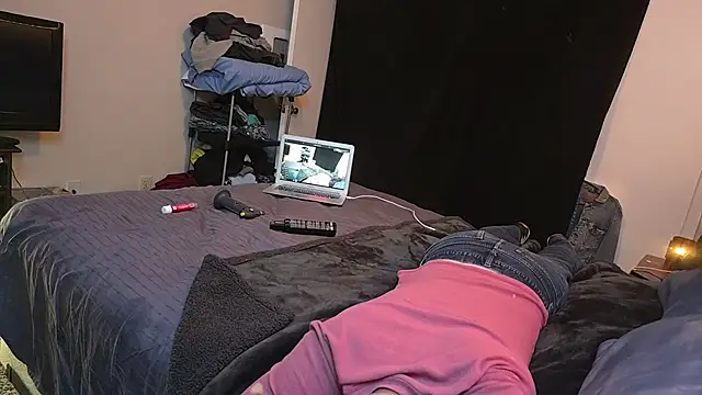 Snapshot of ChillzPnp chatting on December 14, 9:30 pm ChillzPnp online show from December 14, 9:30 pm