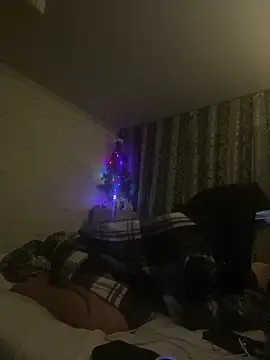 Snapshot of Kisasex1010 chatting on December 18, 9:32 pm Kisasex1010 online show from December 18, 9:32 pm