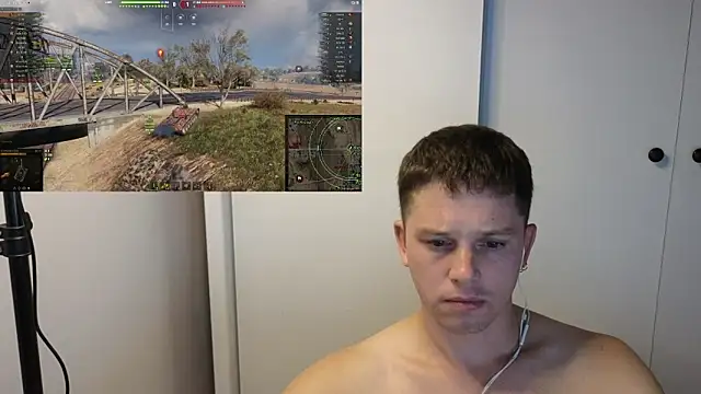 Snapshot of BigL0ve chatting on October 7, 2:36 pm BigL0ve online show from October 7, 2:36 pm