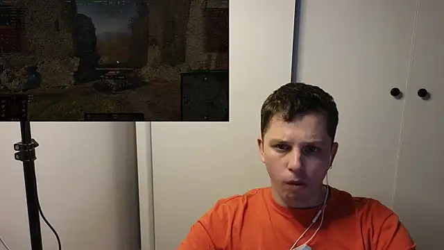 Snapshot of BigL0ve chatting on December 21, 2:35 pm BigL0ve online show from December 21, 2:35 pm