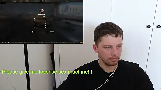 Snapshot of BigL0ve chatting on February 8, 5:00 am BigL0ve online show from February 8, 5:00 am