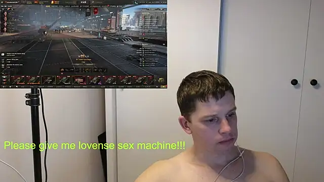 Snapshot of BigL0ve chatting on February 15, 2:14 pm BigL0ve online show from February 15, 2:14 pm