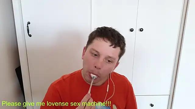 Snapshot of BigL0ve chatting on February 21, 5:52 am BigL0ve online show from February 21, 5:52 am