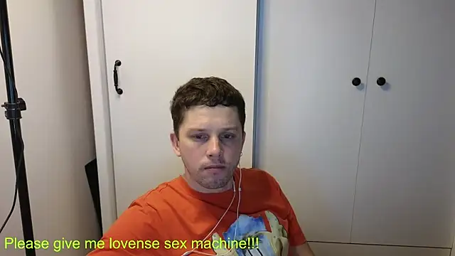 Snapshot of BigL0ve chatting on February 24, 2:59 pm BigL0ve online show from February 24, 2:59 pm