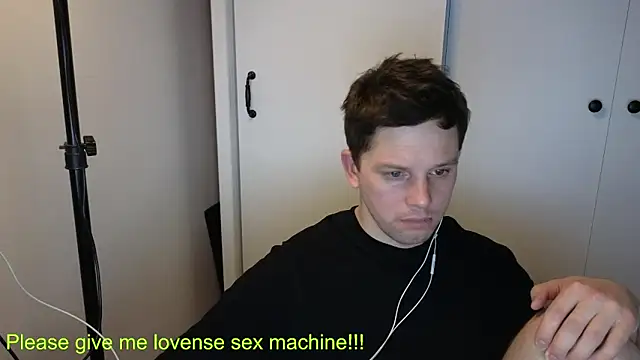 Snapshot of BigL0ve chatting on February 28, 2:40 pm BigL0ve online show from February 28, 2:40 pm