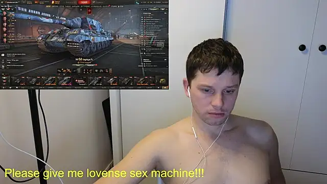 Snapshot of BigL0ve chatting on March 1, 2:19 pm BigL0ve online show from March 1, 2:19 pm