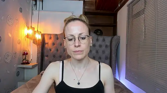 Snapshot of SammySanders chatting on February 6, 10:43 pm SammySanders online show from February 6, 10:43 pm