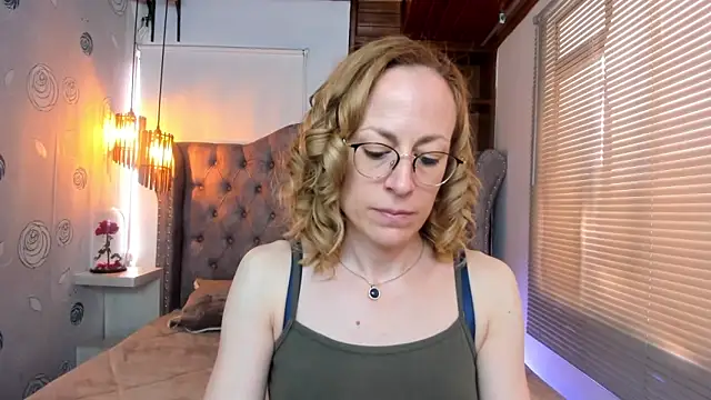 Snapshot of SammySanders chatting on February 13, 4:07 pm SammySanders online show from February 13, 4:07 pm