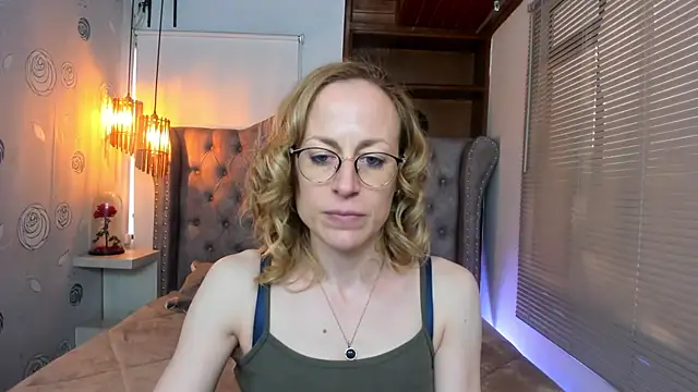 Snapshot of SammySanders chatting on February 13, 10:11 pm SammySanders online show from February 13, 10:11 pm