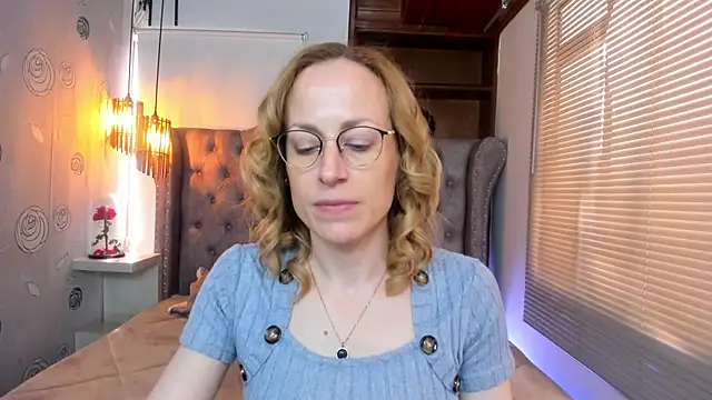 Snapshot of SammySanders chatting on February 15, 3:17 pm SammySanders online show from February 15, 3:17 pm