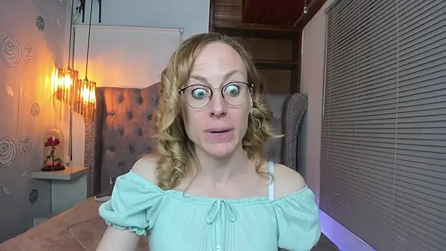 Snapshot of SammySanders chatting on March 7, 11:16 pm SammySanders online show from March 7, 11:16 pm