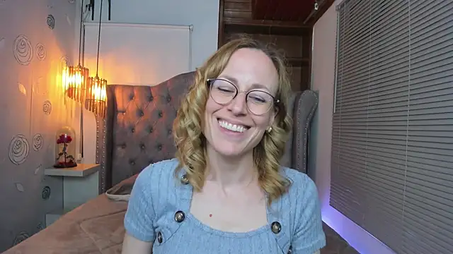 Snapshot of SammySanders chatting on March 18, 11:42 pm SammySanders online show from March 18, 11:42 pm