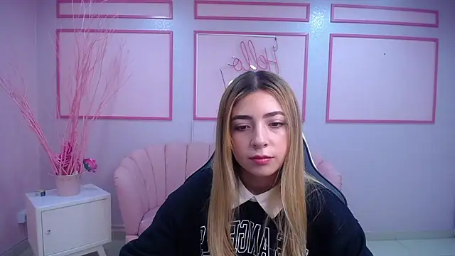 channel blonde a online show from December 13, 4:38 pm