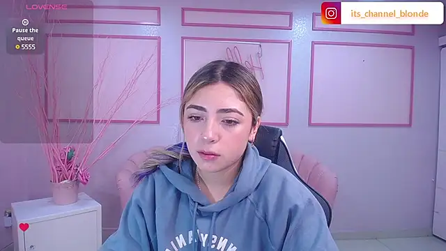 channel blonde a online show from December 20, 4:57 pm