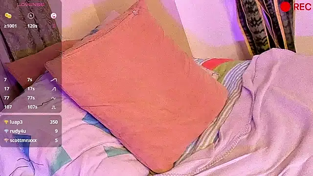 Nicholasrodrii online show from December 10, 6:22 am